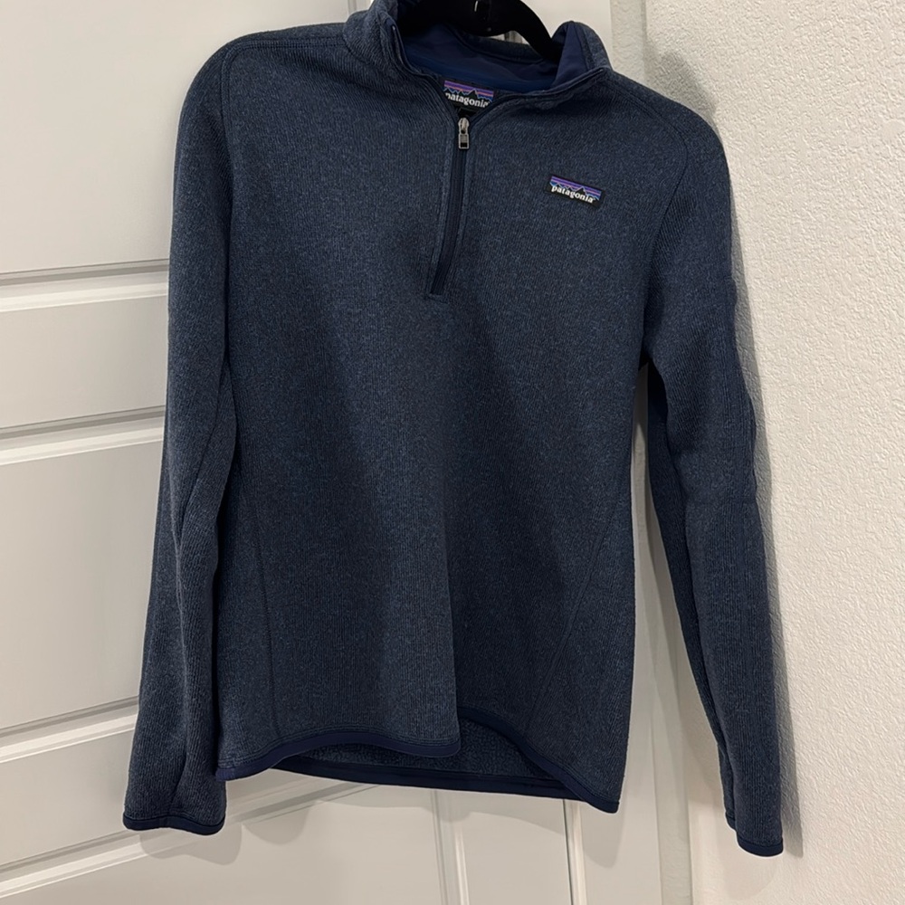 Navy blue kids large Patagonia pull over.
